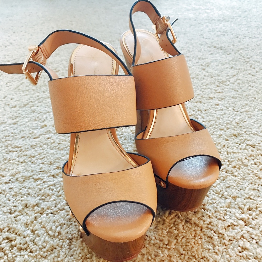 Jessica Simpson Platform heel sandals!